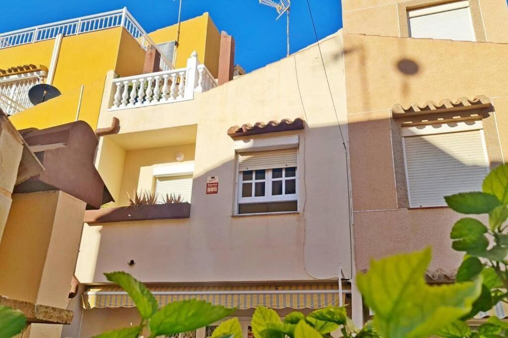 Appartamento Mar Azul Adosado, Patio Y Solarium Torrevieja Esterno foto